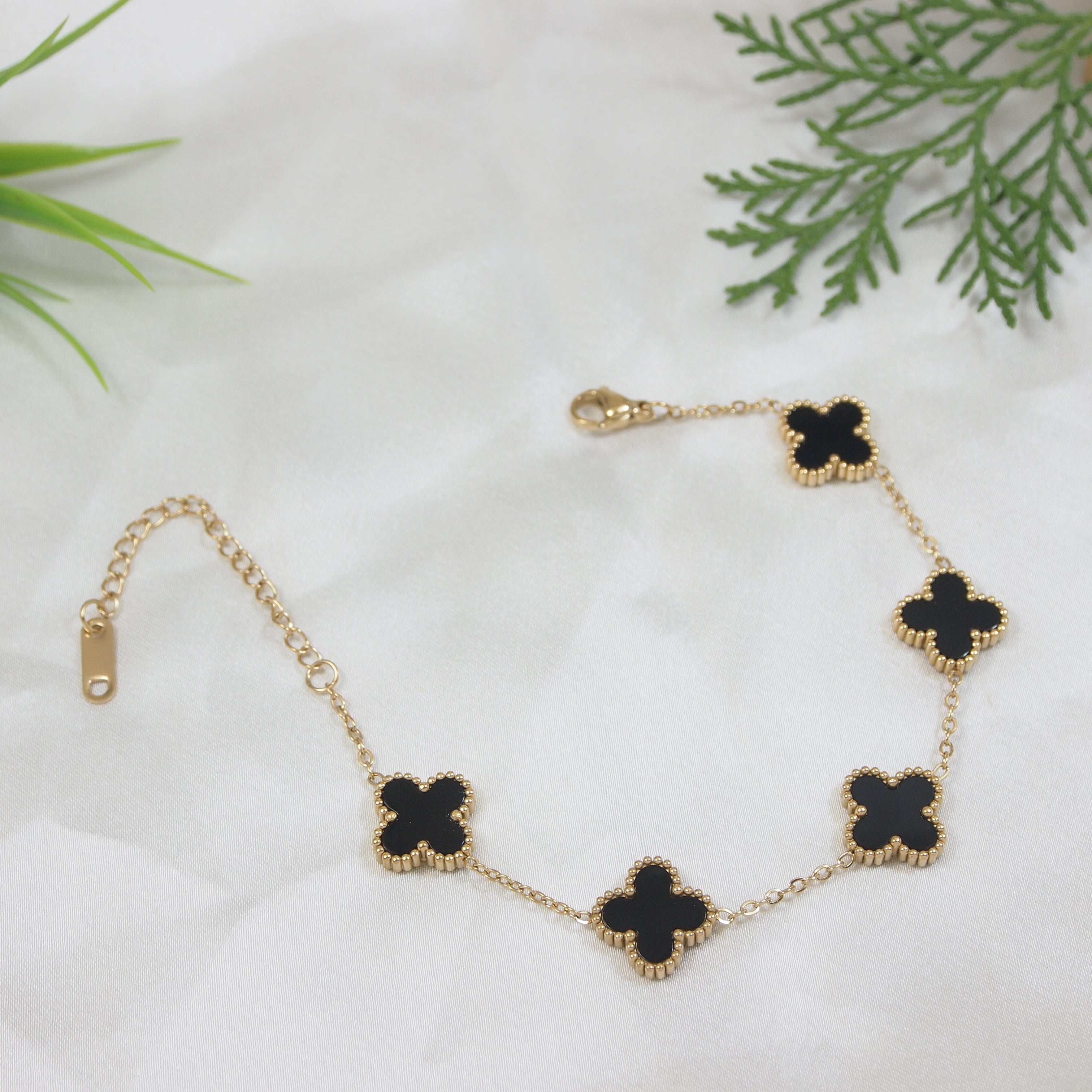 Clover Bracelet (Balck)